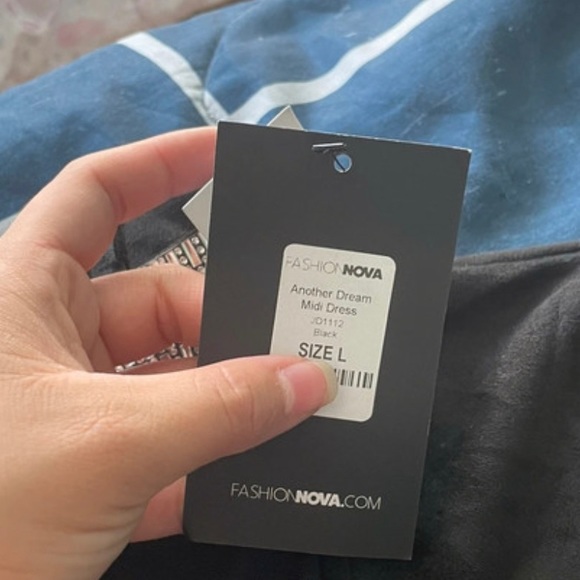 Another Dream MIDI Dress - Picture 2 of 5